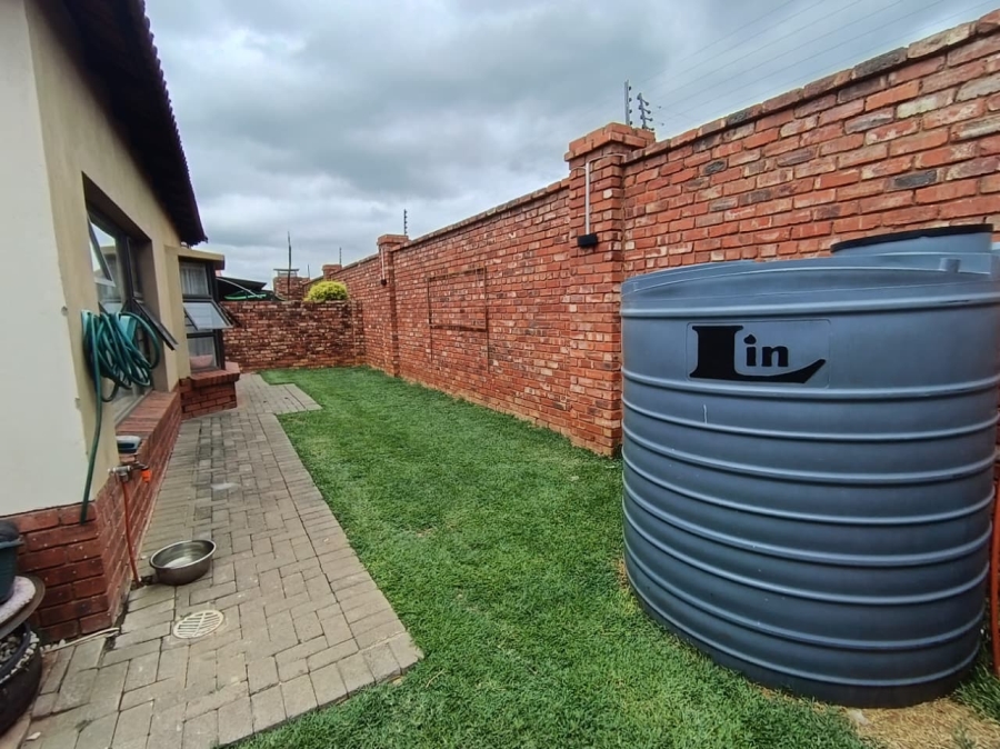 3 Bedroom Property for Sale in Waterval East North West